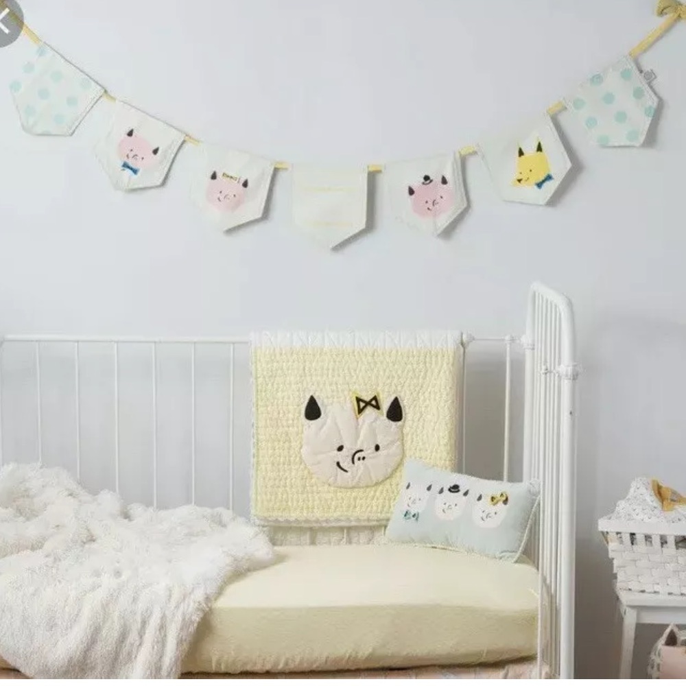 SALE‼️ Hallmark baby pig bunting nursery decor